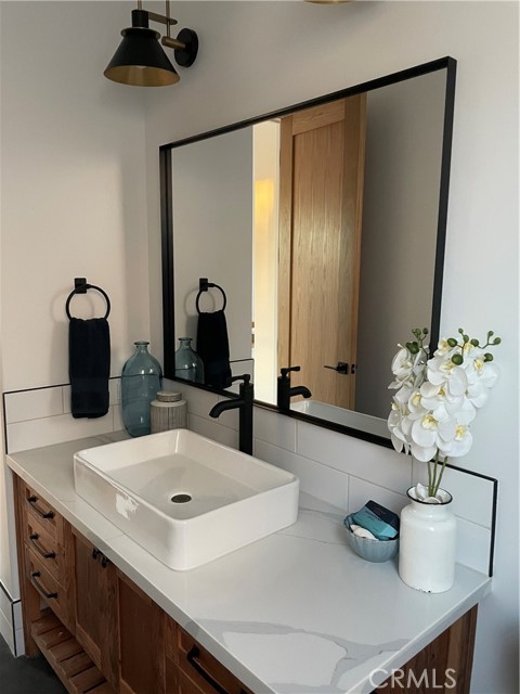 Detail Gallery Image 8 of 41 For 617 N Irena Ave a,  Redondo Beach,  CA 90277 - 4 Beds | 3/1 Baths