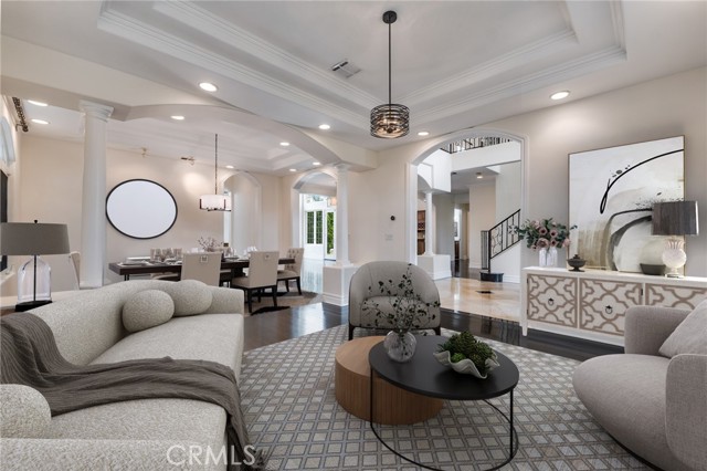 Detail Gallery Image 4 of 56 For 5357 Cedros Ave, Sherman Oaks,  CA 91411 - 5 Beds | 5 Baths