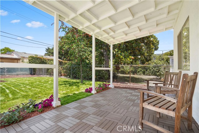 1715 Glorietta Avenue, Glendale CA: https://media.crmls.org/medias/a394cc13-ffeb-4f09-8699-93871d3a36c9.jpg