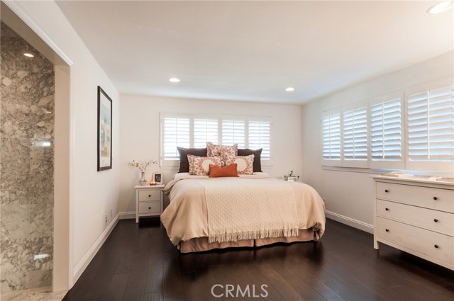 24 Bermuda Court, Manhattan Beach, California 90266, 3 Bedrooms Bedrooms, ,1 BathroomBathrooms,Residential,Sold,Bermuda,SB17026195