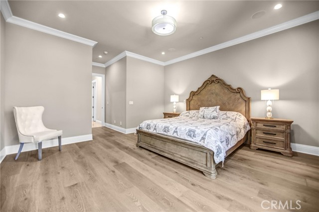 Image 43 of 66 For 240 Woodruff Avenue