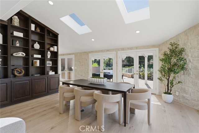 Detail Gallery Image 13 of 65 For 4707 Park Olivo #N,  Calabasas,  CA 91302 - 3 Beds | 3 Baths