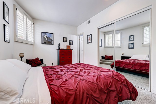 Detail Gallery Image 25 of 32 For 511 N Irena Ave #B,  Redondo Beach,  CA 90277 - 4 Beds | 3/1 Baths