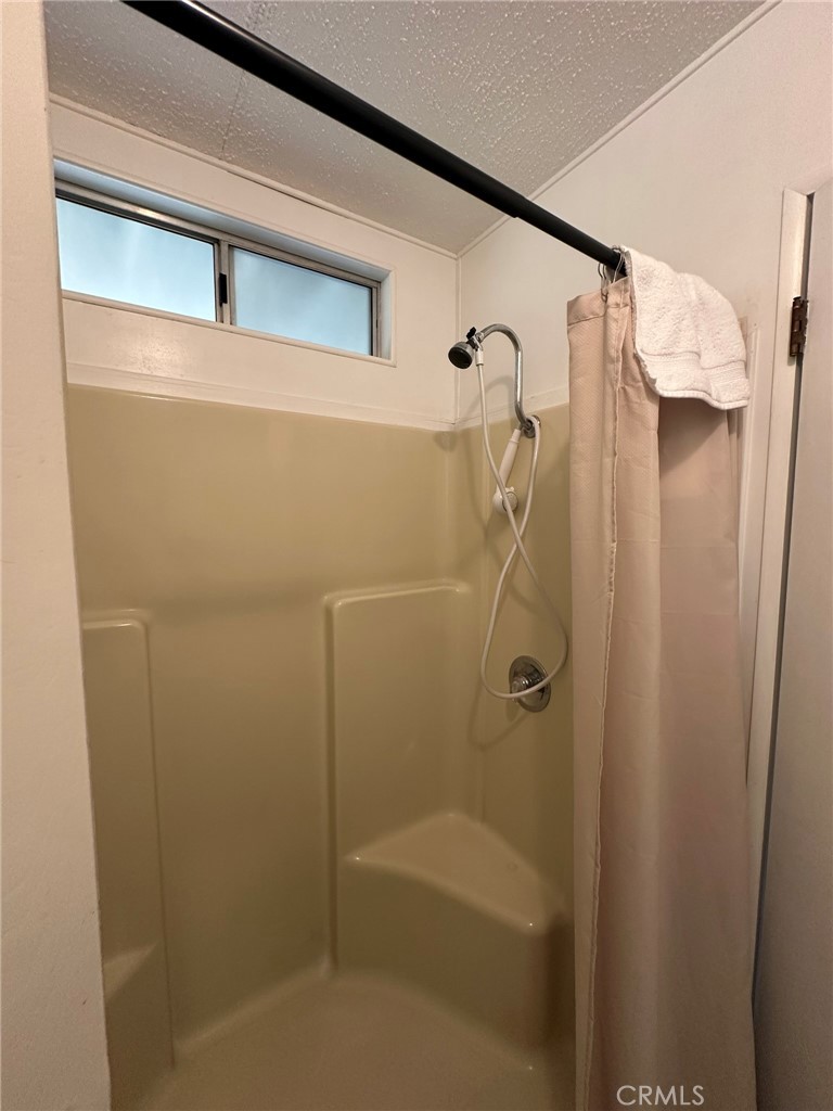 https://media.crmls.org/medias/a396e0a9-4c47-4a5b-a0e9-e0c17042a82c.jpg?preset=X-Large