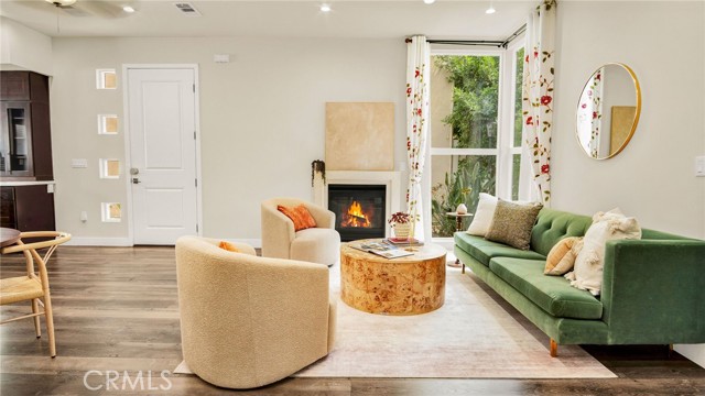 Detail Gallery Image 8 of 45 For 9237 Wakefield Ave #11,  Panorama City,  CA 91402 - 4 Beds | 3/1 Baths