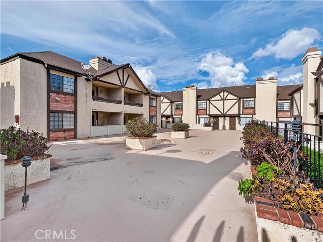 Detail Gallery Image 3 of 29 For 1419 W 179th #9,  Gardena,  CA 90248 - 2 Beds | 2 Baths