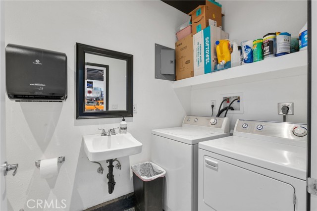 1033 Kimbark Avenue, San Bernardino CA: https://media.crmls.org/medias/a3987c9a-bc21-498b-ba09-629737bd705c.jpg