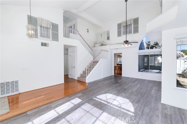 Detail Gallery Image 4 of 33 For 39625 Ranchwood Dr, Murrieta,  CA 92563 - 5 Beds | 3 Baths