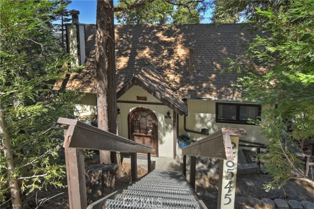 28545 Wabash Drive, Lake Arrowhead CA: https://media.crmls.org/medias/a399f509-1b18-48e7-8303-26529630b951.jpg