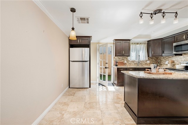 Detail Gallery Image 7 of 23 For 2229 N Broadway #J,  Santa Ana,  CA 92706 - 2 Beds | 1/1 Baths