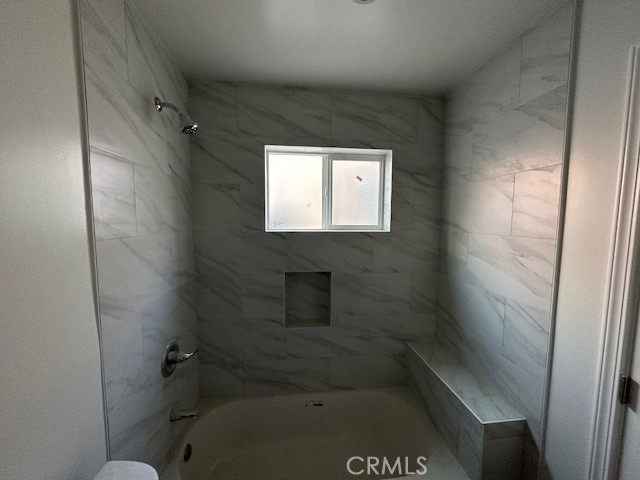 Detail Gallery Image 11 of 30 For 5507 S Manhattan Place, Los Angeles,  CA 90062 - 12 Beds | 8 Baths