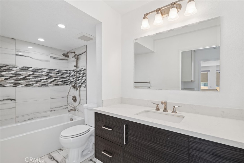 MLS #OC25223510 image #12