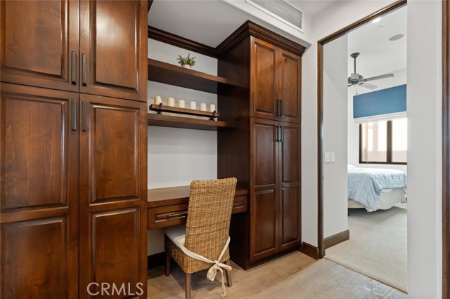 310 E Oceanfront, Newport Beach CA: https://media.crmls.org/medias/a39bd691-5bf9-4d5d-a0ff-7c868919e5b0.jpg