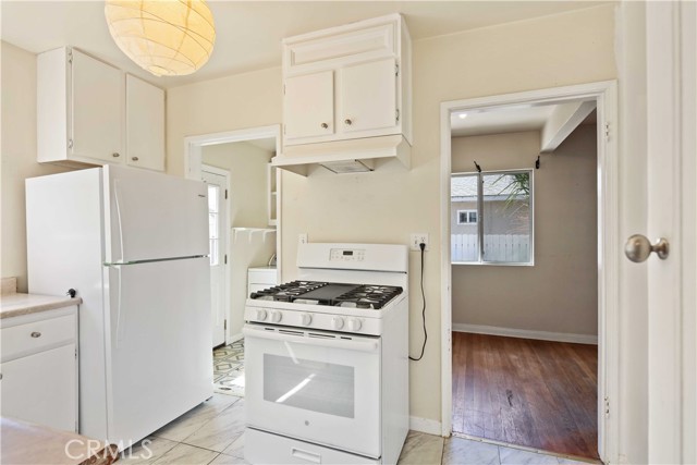Detail Gallery Image 8 of 23 For 5940 Cedros Ave, Van Nuys,  CA 91411 - 2 Beds | 1 Baths
