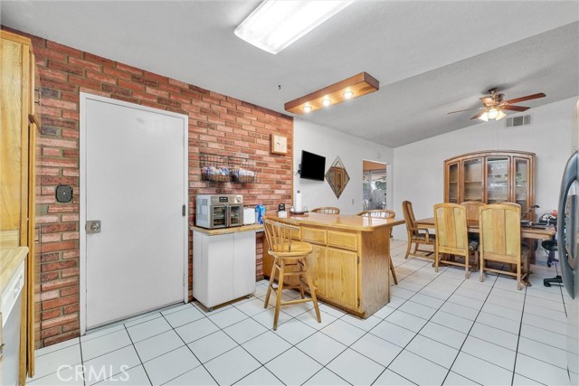 6765 Jadeite Avenue, Rancho Cucamonga CA: https://media.crmls.org/medias/a39c1d26-52b2-4839-a333-460442c9402c.jpg