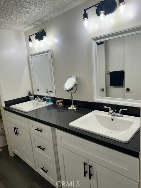 Detail Gallery Image 2 of 6 For Address Is Not Disclosed,  North Hills,  CA 91343 - 2 Beds | 1 Baths