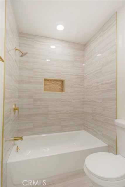 Detail Gallery Image 5 of 24 For 1745 Camino Palmero St #107,  Los Angeles,  CA 90046 - 1 Beds | 1 Baths
