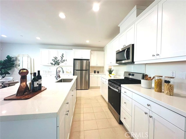 Detail Gallery Image 17 of 51 For 3975 E Fincastle St, Ontario,  CA 91761 - 4 Beds | 3 Baths