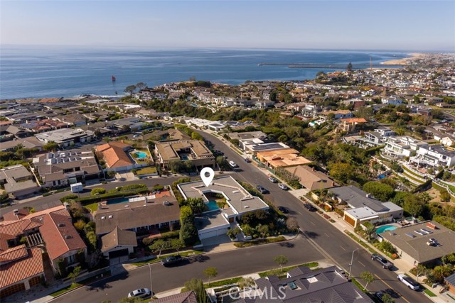 Detail Gallery Image 2 of 31 For 4501 Roxbury Rd, Corona Del Mar,  CA 92625 - 3 Beds | 3/1 Baths