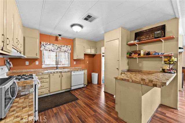 Detail Gallery Image 15 of 28 For 24925 Barnett Dr, Hemet,  CA 92544 - 2 Beds | 2 Baths