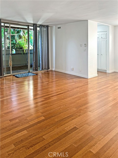 Detail Gallery Image 2 of 19 For 7949 Selma Ave, #2,  Los Angeles,  CA 90046 - 2 Beds | 2 Baths