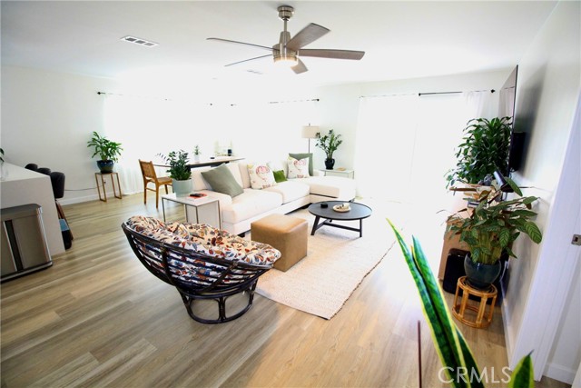 Detail Gallery Image 14 of 41 For 3305 W Thornton Ave, Anaheim,  CA 92804 - 3 Beds | 2 Baths