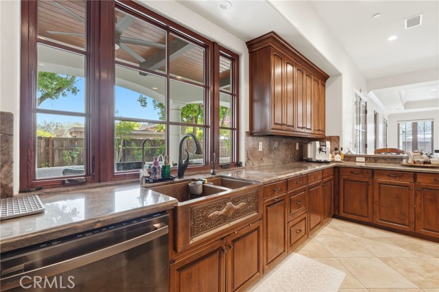 Detail Gallery Image 29 of 72 For 3939 W Robinwood, Visalia,  CA 93291 - 5 Beds | 4/1 Baths