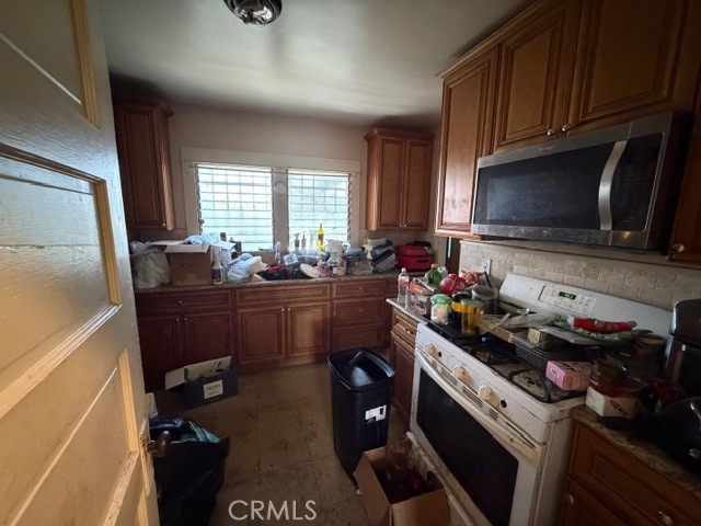 Detail Gallery Image 5 of 6 For 1417 W 50th, Los Angeles,  CA 90062 - 2 Beds | 1 Baths