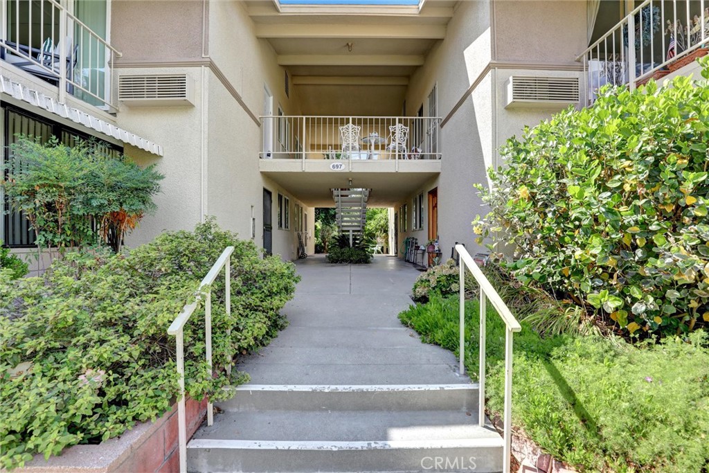 MLS #OC25194706 image #23