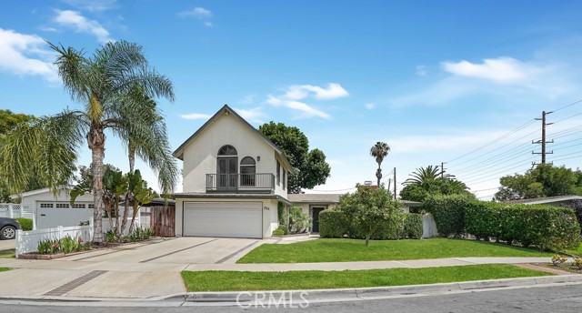 204 Dartmouth Pl, Costa Mesa, CA 92626