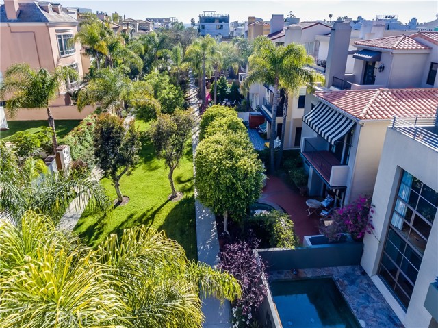 143 Union Jack Mall, Marina del Rey CA: https://media.crmls.org/medias/a3a33981-fbee-4d57-8ec1-4e19147cf5a0.jpg