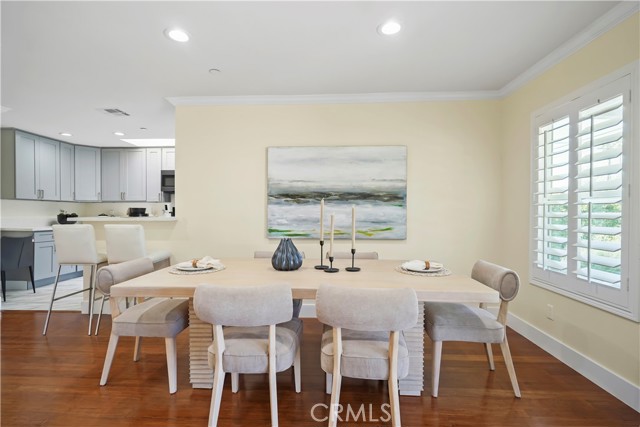 6475 Randi Avenue, Woodland Hills CA: https://media.crmls.org/medias/a3a34d7e-7983-477c-a8a0-b7375ba89d53.jpg