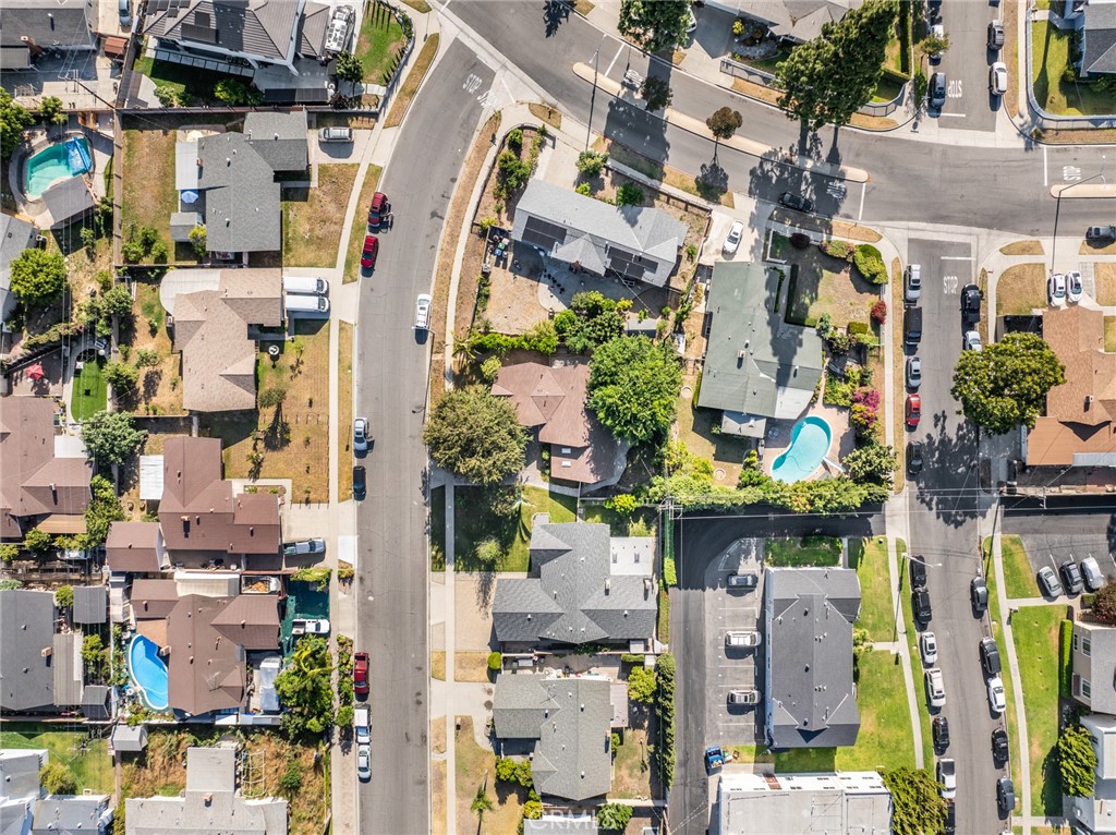 https://media.crmls.org/medias/a3a38b89-ff04-4c2d-bf58-3a2222b86d91.jpg?preset=X-Large