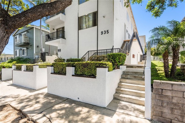935 W 10th St, San Pedro CA: https://media.crmls.org/medias/a3a3f7f9-7d07-46f6-8cff-16a37d13a441.jpg