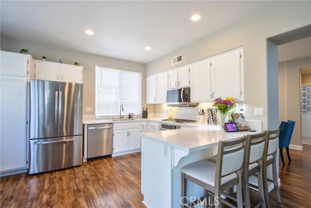 29708 Gracilior Drive, Escondido CA: https://media.crmls.org/medias/a3a41e0d-b91d-4d29-8c6f-59979030e6a8.jpg