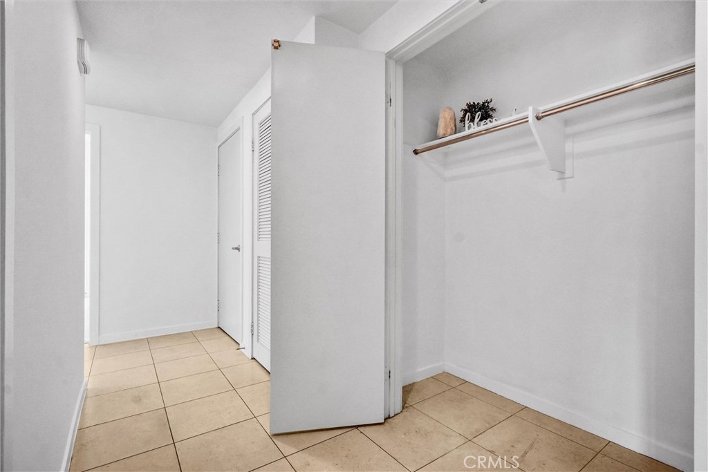 https://media.crmls.org/medias/a3a487c5-8336-41b6-953b-17e68ae3b071.jpg?preset=X-Large