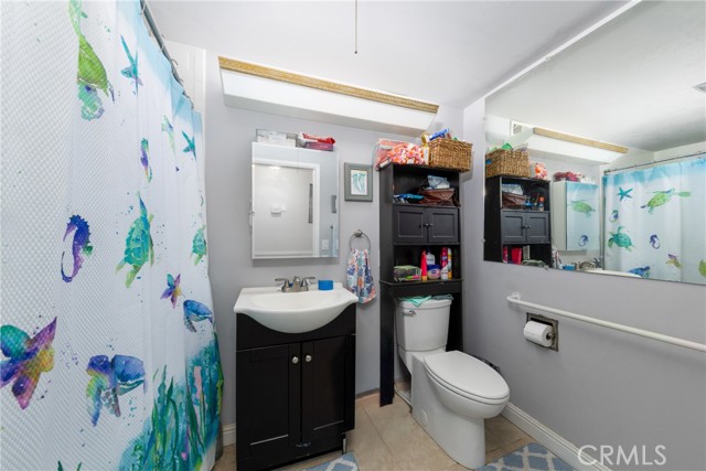 Image 21 of 50 For 41825 Thornton Avenue
