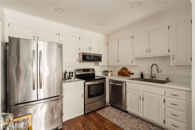 Detail Gallery Image 8 of 30 For 102 Scholz Plaza #239,  Newport Beach,  CA 92663 - 1 Beds | 1 Baths