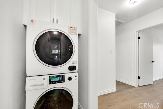 Detail Gallery Image 12 of 40 For 5550 Fallbrook Ave, Woodland Hills,  CA 91367 - 3 Beds | 2 Baths