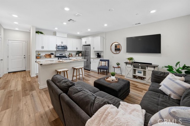 Front Image Thumbnail for CRSR25269465