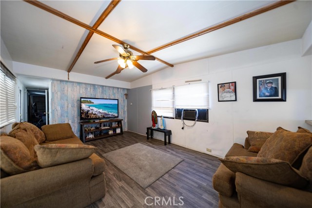 25521 Lincoln Avenue, Hemet CA: https://media.crmls.org/medias/a3a7aa49-b1d0-4cc2-bd3a-d11a5839f5dc.jpg