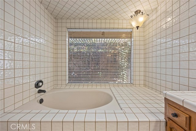 11717 Old Town Road, Bakersfield CA: https://media.crmls.org/medias/a3a7ade2-ac72-4ff7-a274-db5ba6018c2a.jpg