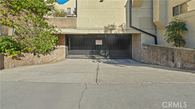 Detail Gallery Image 31 of 32 For 14256 Victory Bld #3,  Van Nuys,  CA 91401 - 2 Beds | 2 Baths