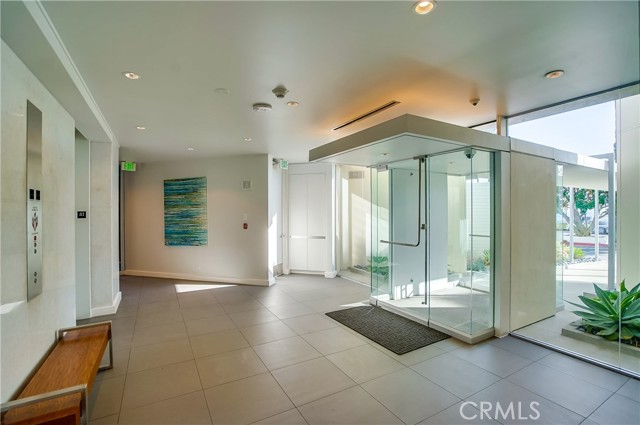 2999 E Ocean Boulevard, Long Beach CA: https://media.crmls.org/medias/a3aaa0d7-dd71-4b3d-b3c5-d76f3d56d2d1.jpg