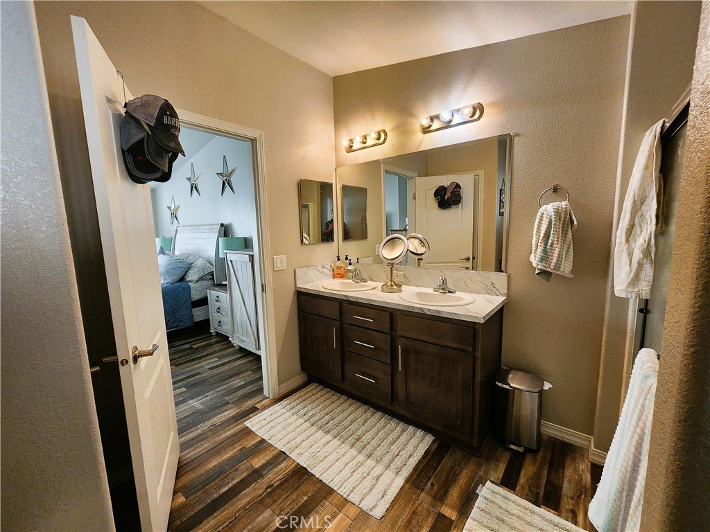 MLS #OC25079764 img 3
