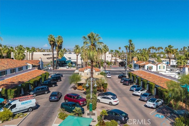 595 S Calle Santa Rosa, Palm Springs CA: https://media.crmls.org/medias/a3ad5e96-5f39-43b9-896f-7ddc05fff7ce.jpg