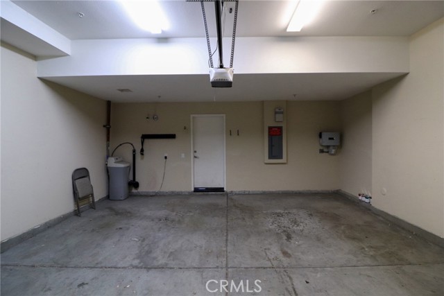 Detail Gallery Image 40 of 44 For 561 W Maple Ave, Orange,  CA 92868 - 3 Beds | 2/1 Baths