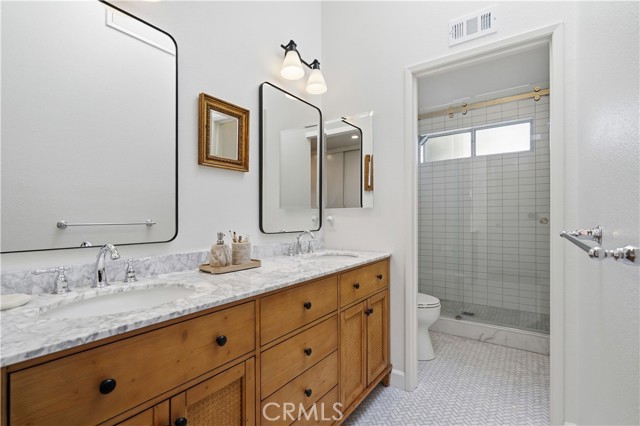 Image 15 of 38 For 26352 Ivrea  