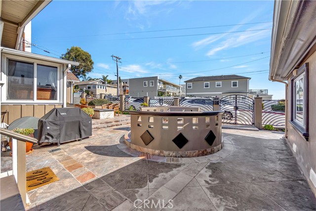150 Cress Street, Laguna Beach CA: https://media.crmls.org/medias/a3af1508-e950-48ce-a222-7c4e6e7e3489.jpg