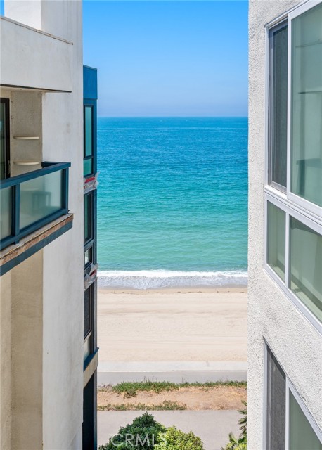 565 Esplanade, Redondo Beach, California 90277, 1 Bedroom Bedrooms, ,1 BathroomBathrooms,Residential,Sold,Esplanade,SB23142928